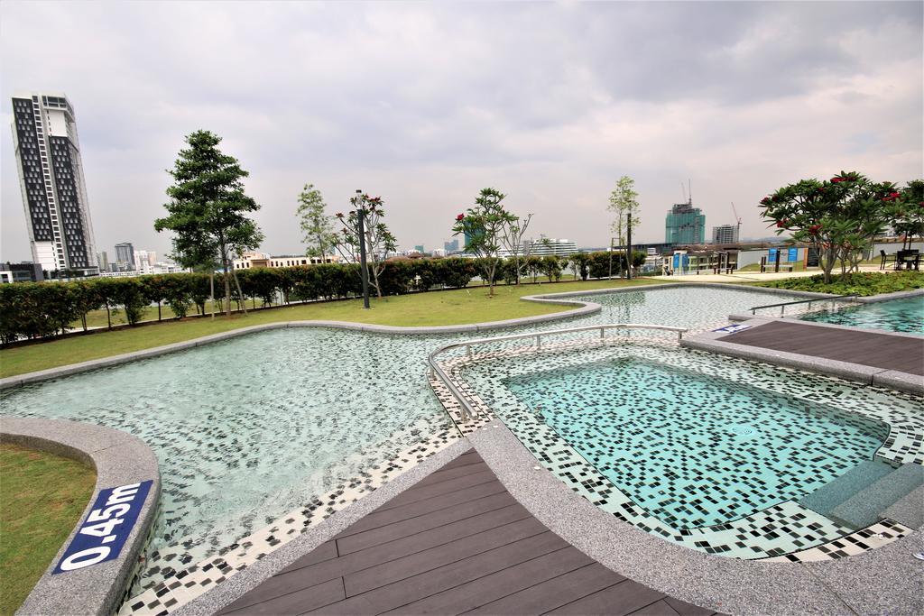 Hyve Soho Suites 사이버자야 외부 사진